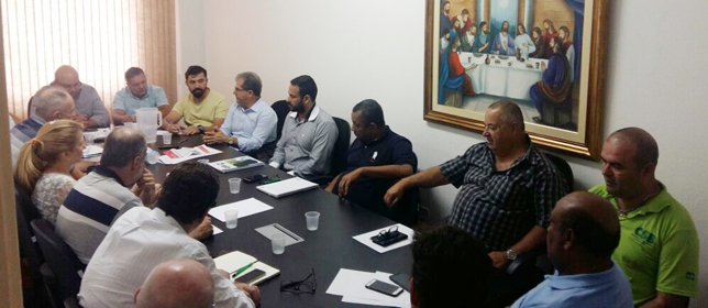 Dirigentes debatem greve nacional, que ocorre  dia 5 de dezembro, na sede estadual da CSB