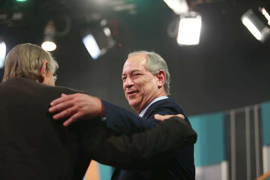 Sem Bolsonaro no debate, candidatos evitam ataques e defendem ‘pacificação’