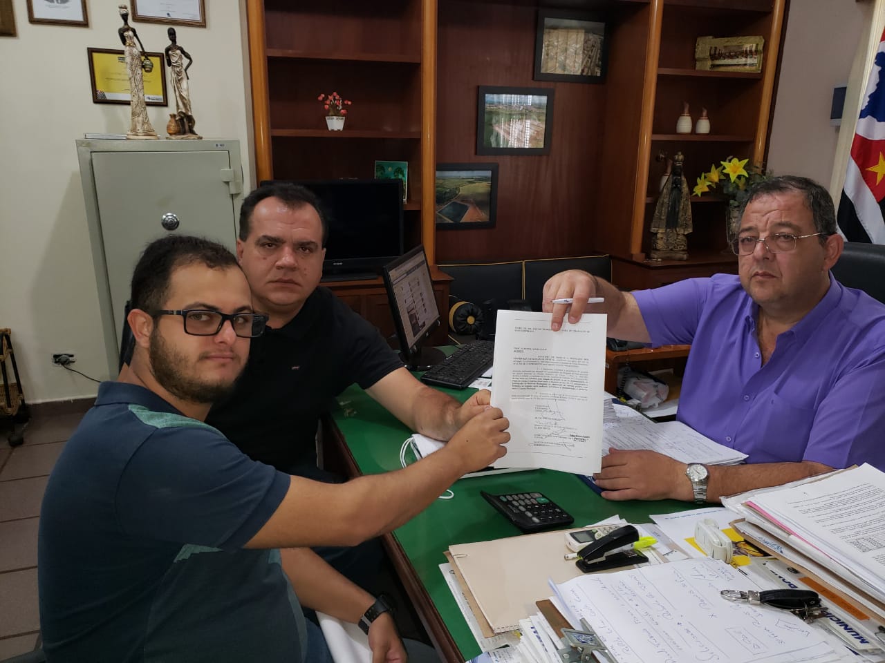 Sindicato dos Servidores de Pontal e Prefeitura assinam Acordo Coletivo que beneficia os servidores do magistério municipal.