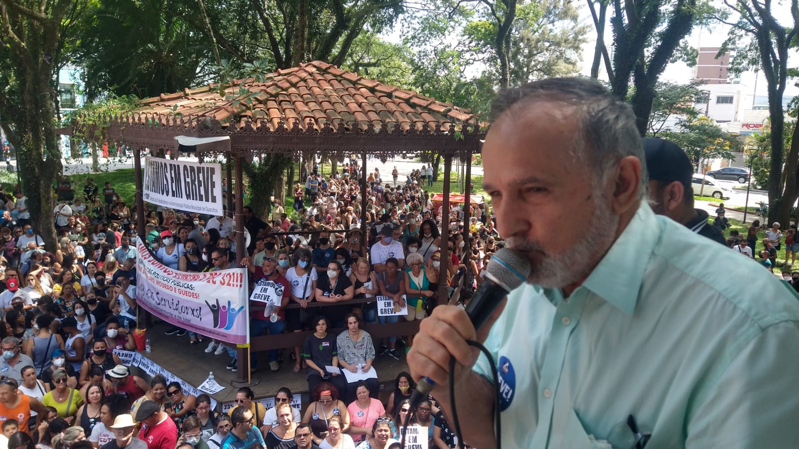 Servidores de Guarulhos estão em greve por melhores salários
