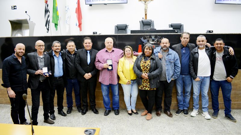 No recebimento da Medalha Antonio Marques Figueira, dirigentes de 11 cidades prestigiam homenagem ao tesoureiro Ted